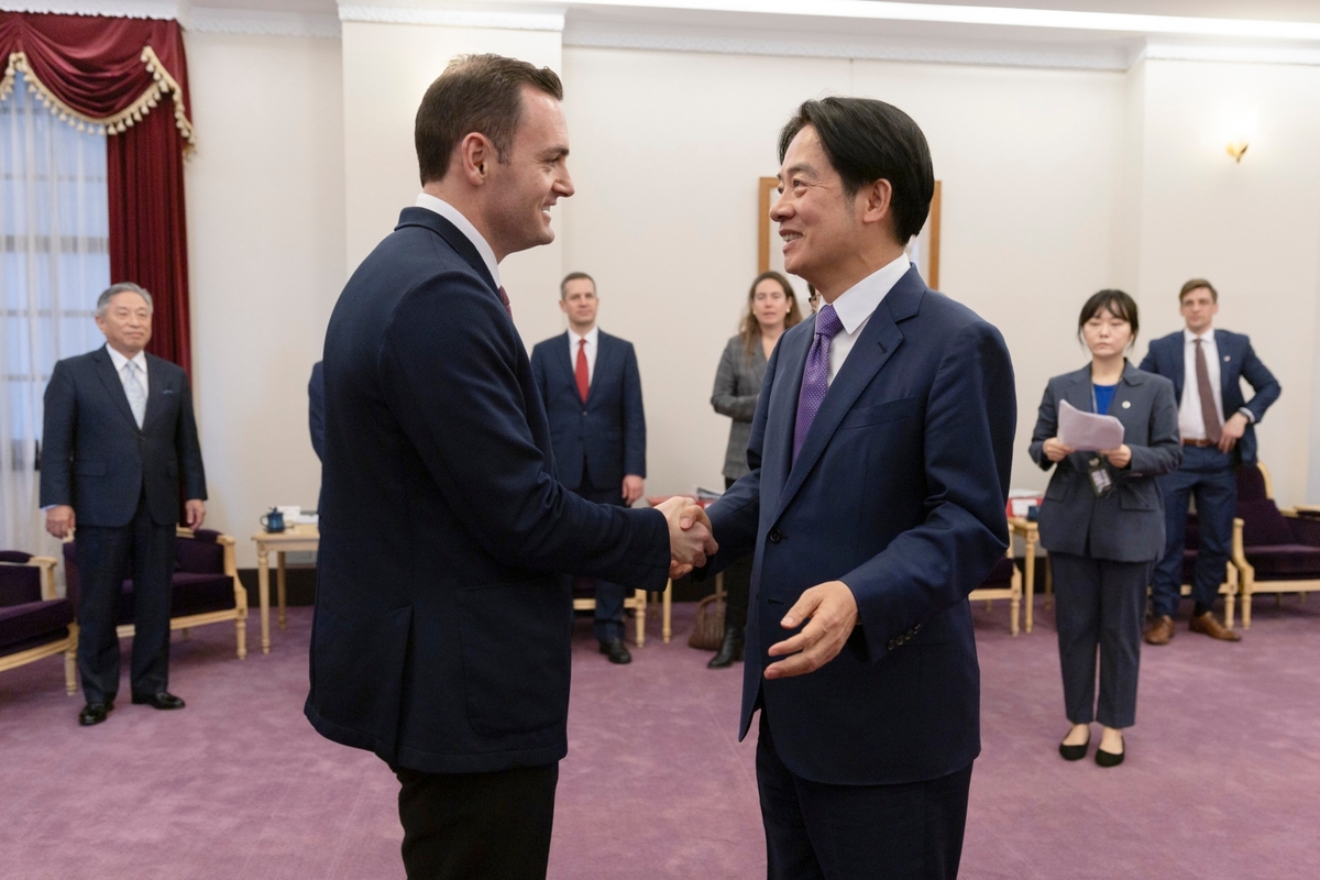  賴清德在蕭美琴的陪同下，接見蓋拉格訪團一行。 圖：總統府提供 