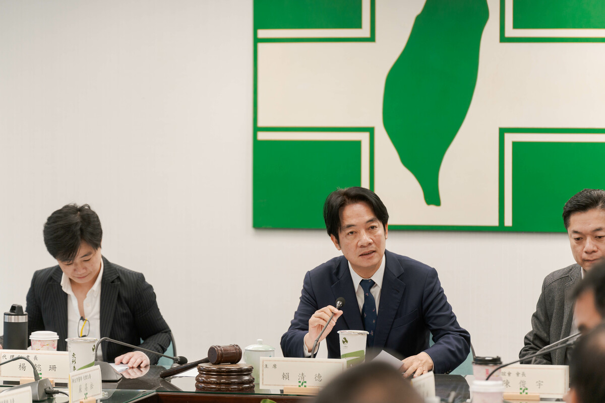  賴清德兌現競選補助款運用承諾，將協助黨內青年出國深造。 圖：民進黨提供 