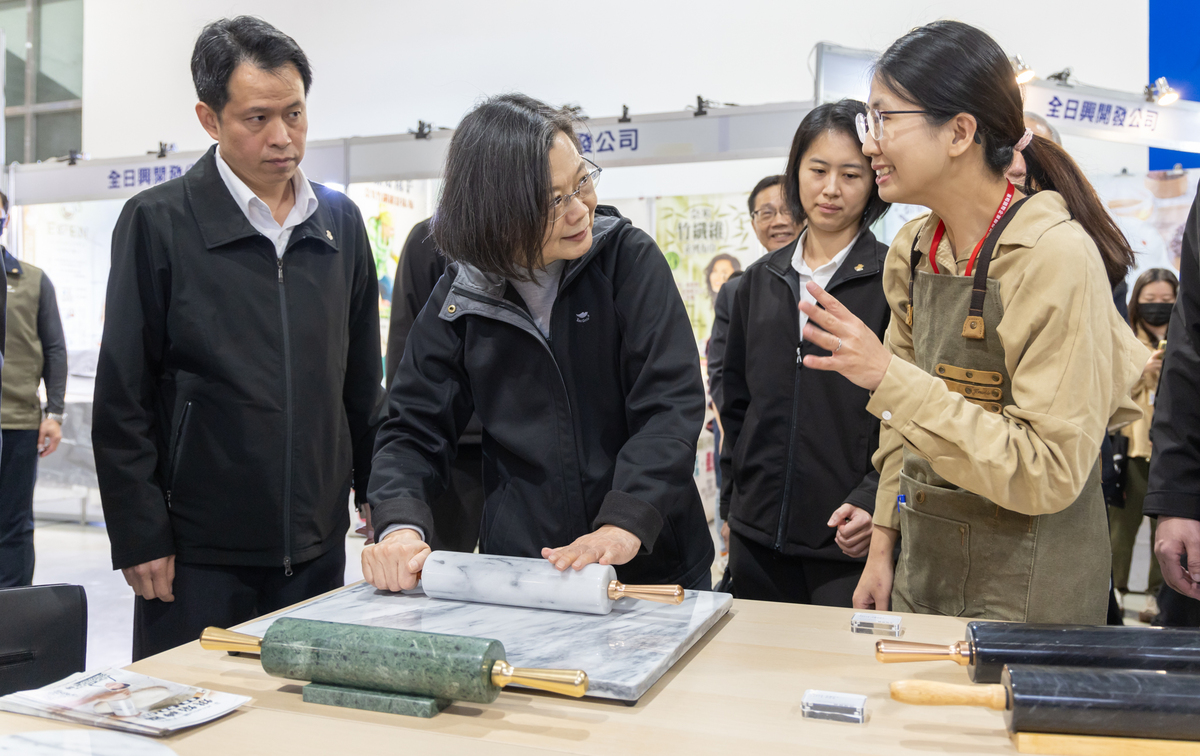  蔡英文前往南港展覽館一館參訪「2024台北國際烘焙暨設備展」。 圖：總統府提供 