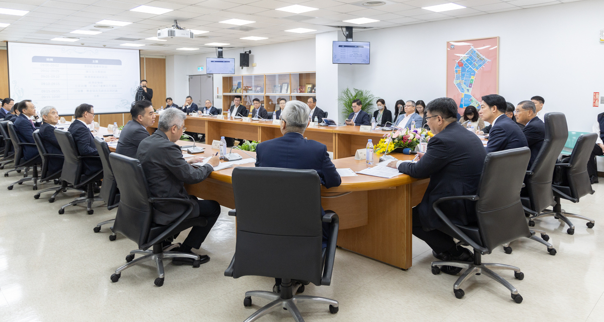 賴清德前往桃園華亞科技園區，與超過30家ICT產業業者座談。 圖：總統府提供 