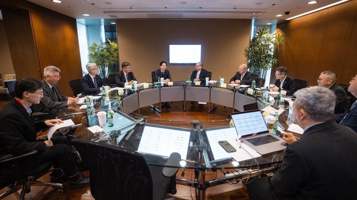  賴清德拜訪廣達總部，與董事長林百里會談。 圖：總統府提供 