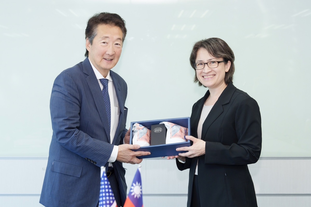 蕭美琴接見美國戰略暨國際研究中心（CSIS）訪賓。 圖：民進黨提供 