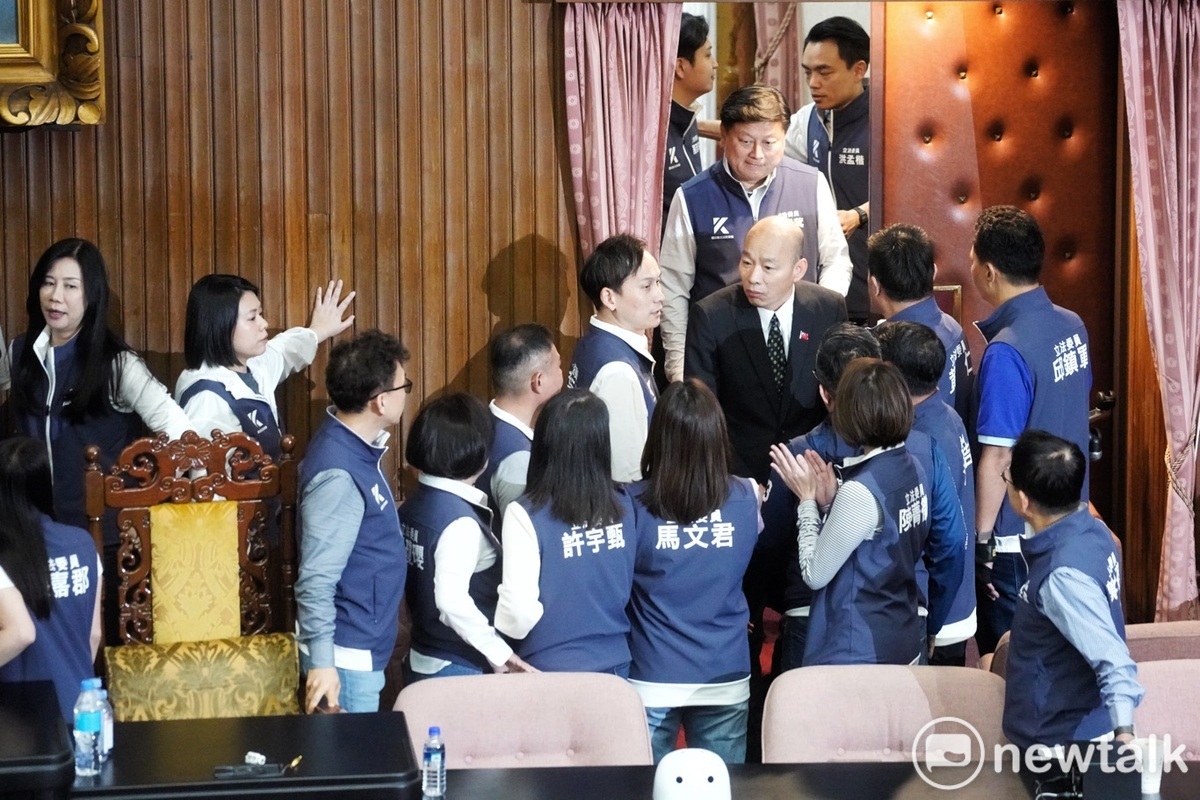 國民黨、民眾黨意圖將《立法院職權行使法》等法案強渡關山，引發論戰。 圖：張良一攝 