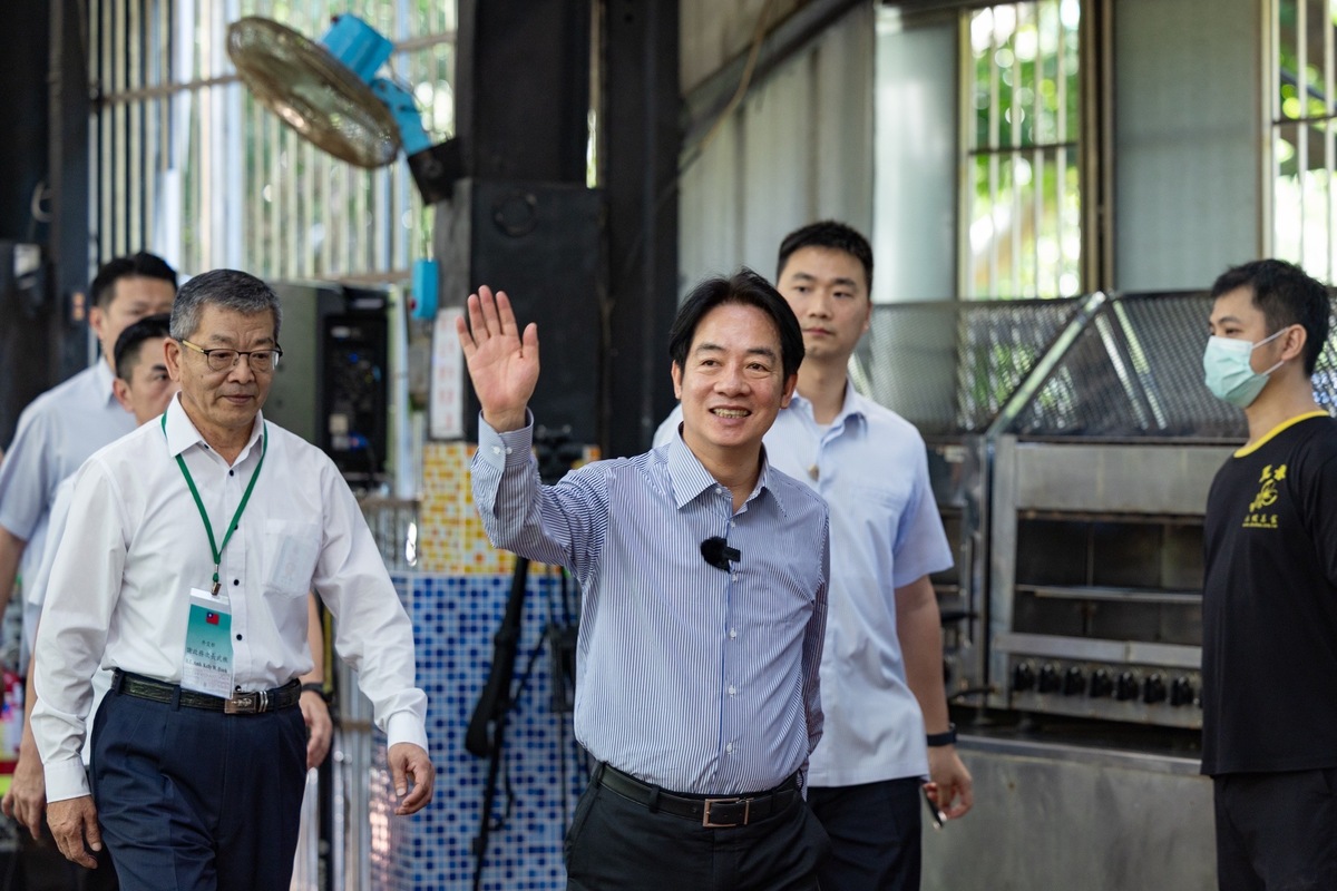  賴清德就職前與友邦元首釣蝦。 圖：總統府提供 