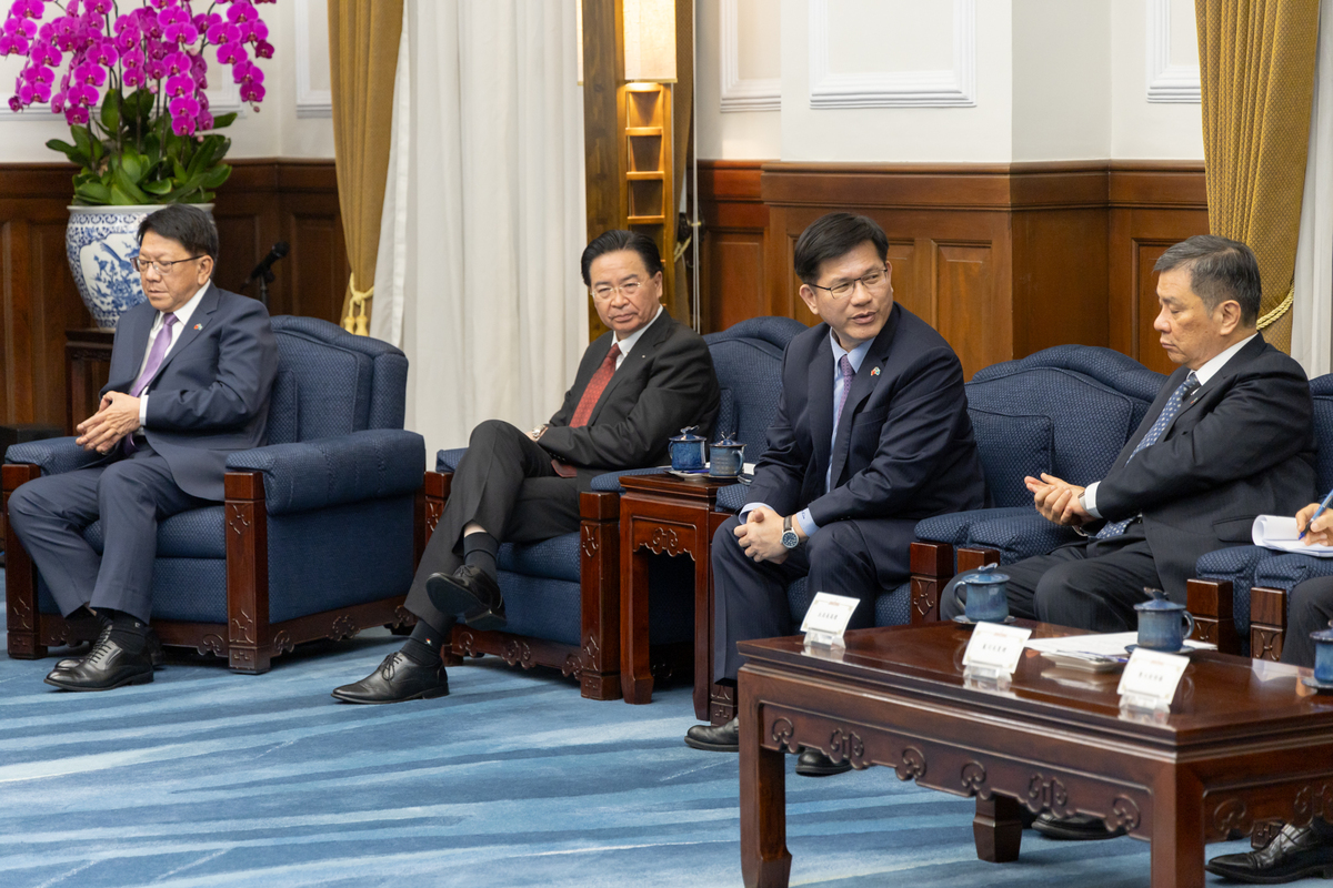  賴清德會晤帛琉總統惠恕仁，潘孟安、吳釗燮、林佳龍等人陪同。 圖：總統府提供 