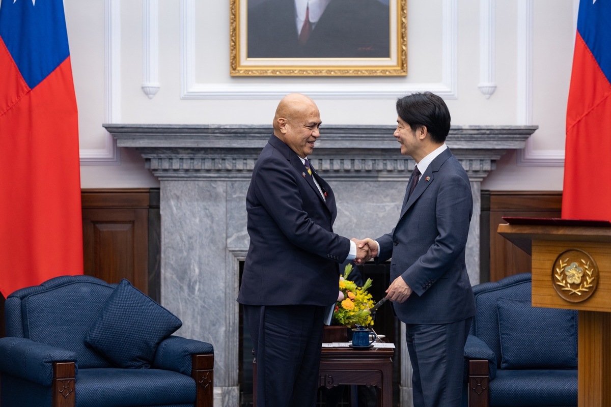  總統賴清德會晤吐瓦魯國總理戴斐立（Feleti Teo）伉儷訪團一行。 圖：總統府提供 