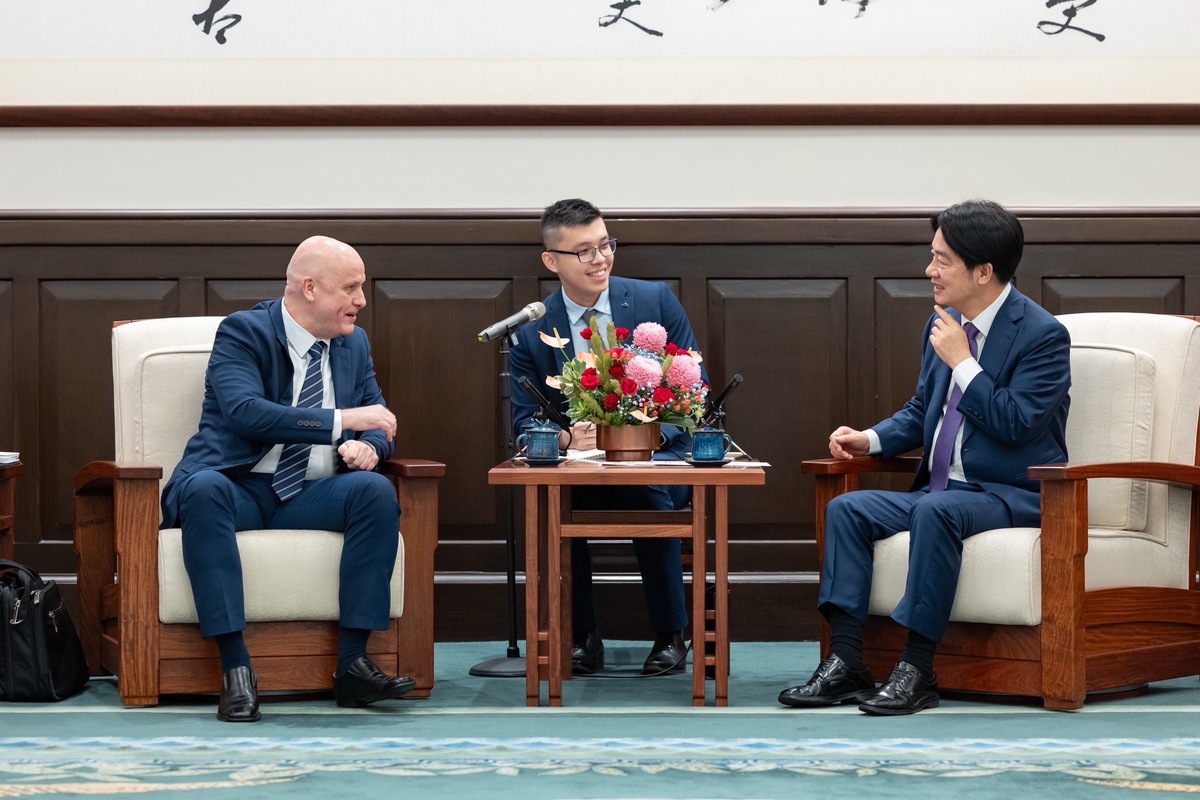  總統賴清德接見世界和平基金會主席尤韋．莫拉韋茨（Uwe Morawetz）一行。 圖：總統府提供 