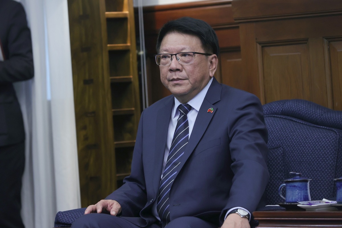  總統府秘書長潘孟安陪同會晤友邦總理。 圖：總統府提供 