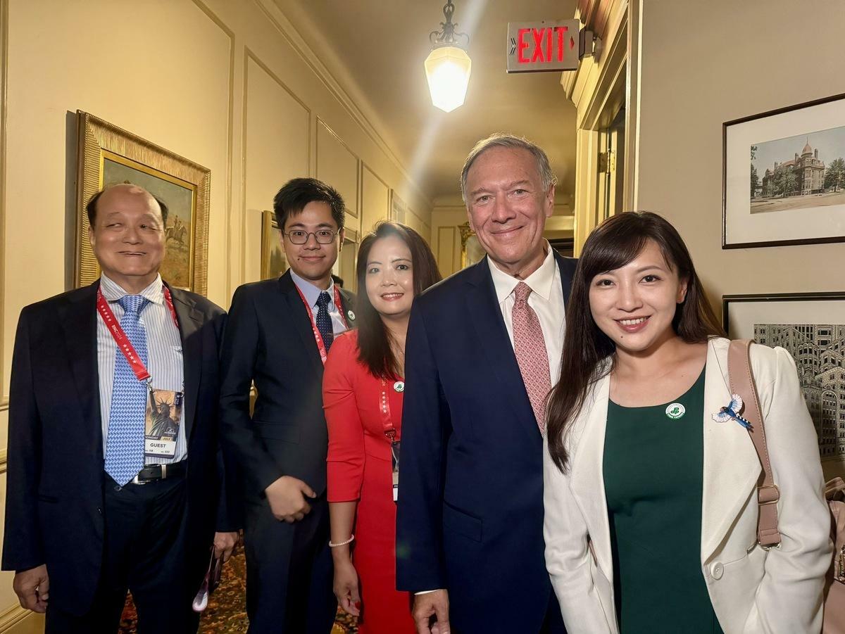  美國前國務卿龐培歐出席我國觀選團歡迎酒會。 圖：民進黨提供