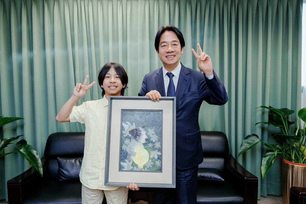  總統賴清德與來自新竹的同學徐聖閔會面。 圖：翻攝自李妍慧臉書 