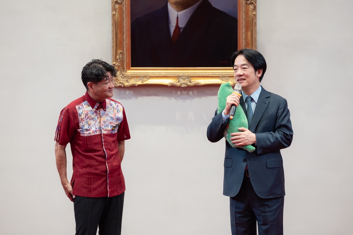  總統賴清德接見日本沖繩縣立西原高等學校行進樂隊。 圖：總統府提供 