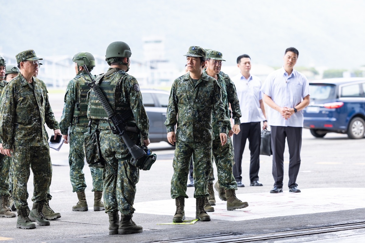  總統賴清德赴花蓮地區，視導漢光演習空軍參演部隊實兵演練狀況。 圖：總統府提供 