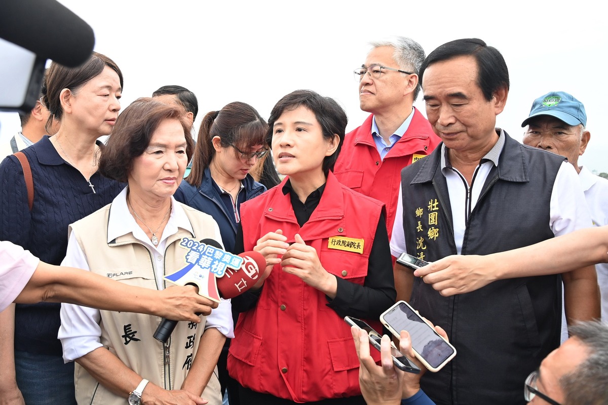  行政院副院長鄭麗君赴宜蘭勘災。 圖：翻攝自陳世凱臉書 