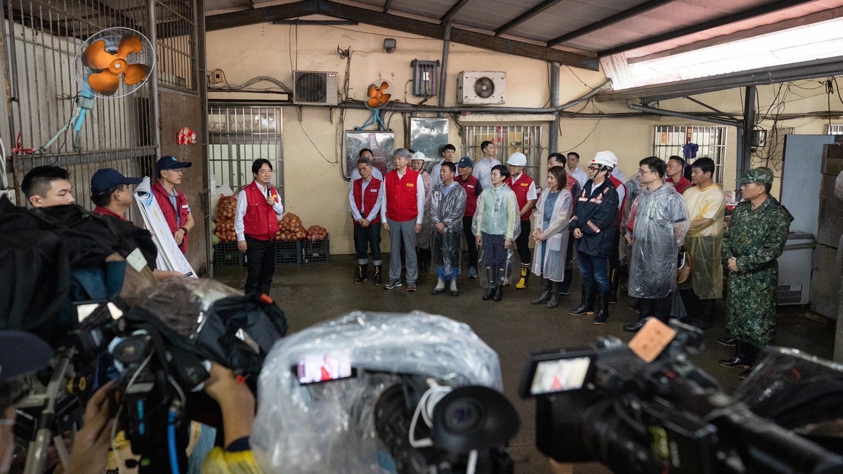  總統賴清德赴美濃勘災。 圖：總統府提供 