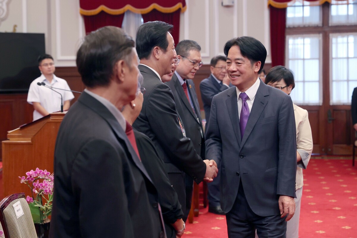 總統賴清德接見北美洲舜裔篤親總公所回國訪問團。 圖：總統府提供 