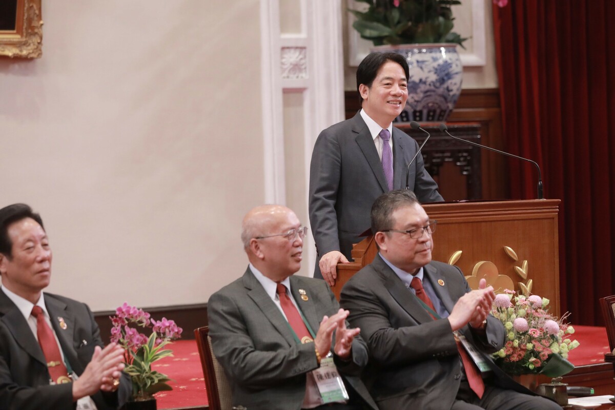 總統賴清德接見北美洲舜裔篤親總公所回國訪問團。 圖：總統府提供 