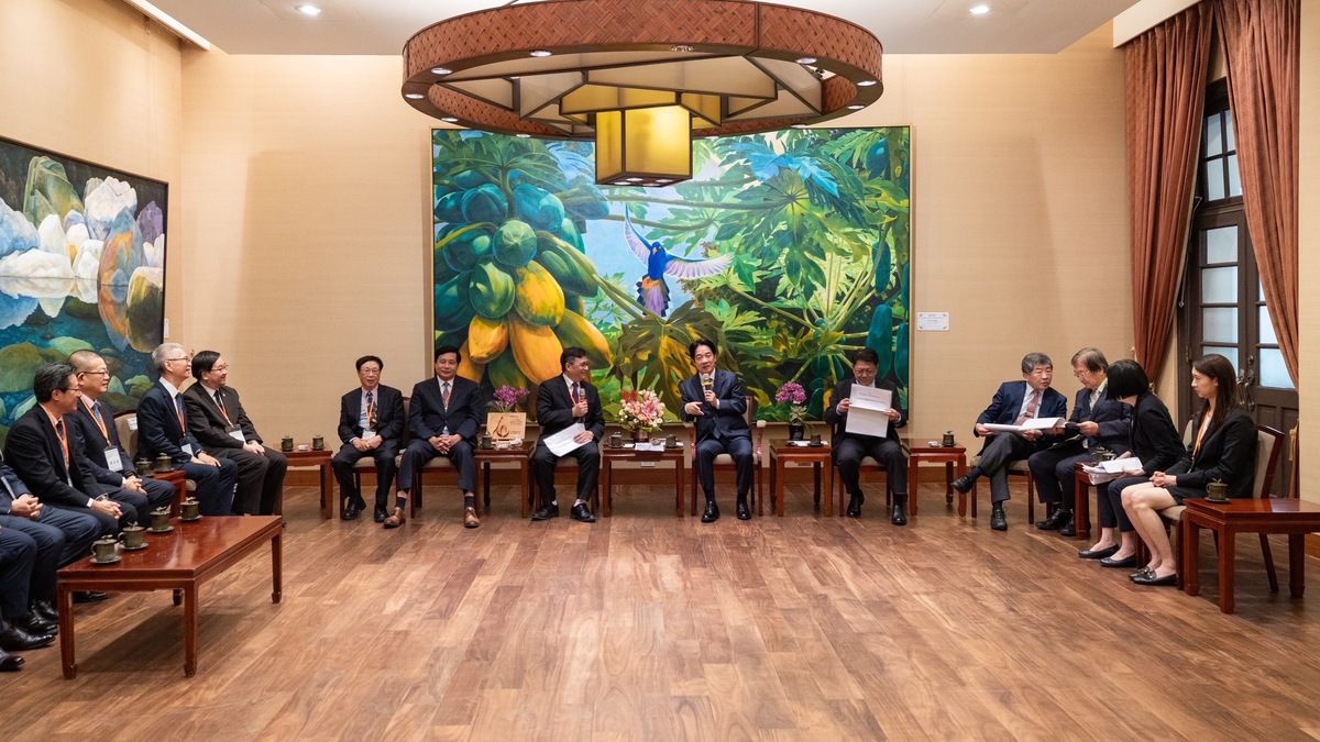  總統賴清德接見牙醫師公會全國聯合會暨WHO宣達團。 圖：總統府提供 