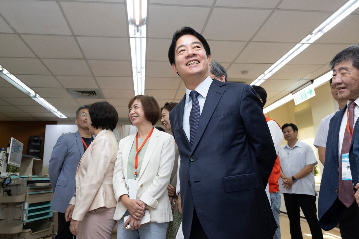  總統賴清德前往台中榮總視察智慧醫療。 圖：總統府提供 