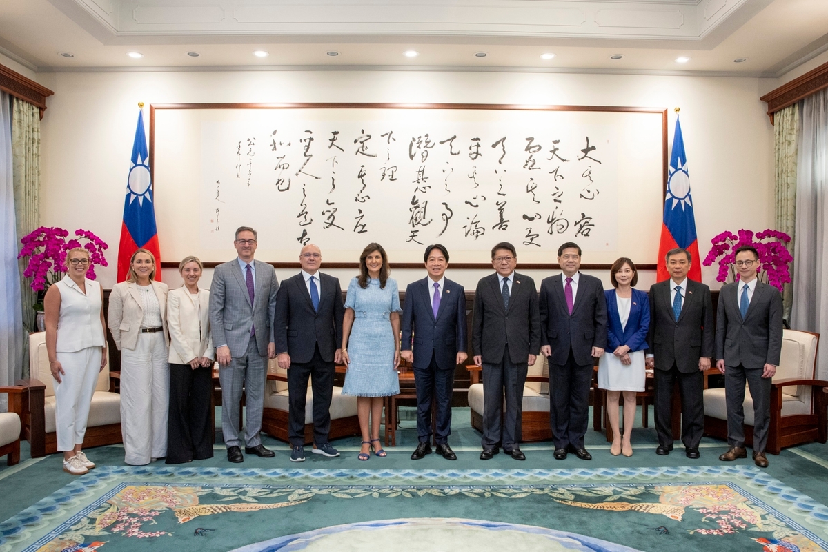  總統賴清德接見美國前駐聯合國常代海莉（Nikki Haley）大使訪問團。 圖：總統府提供 