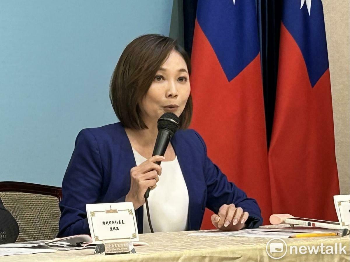  總統府發言人郭雅慧主持「健康台灣推動委員會」會後記者會。 圖：黃宣尹攝 