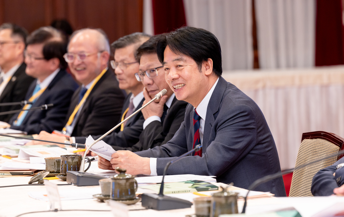  總統府「健康台灣推動委員會」舉行首場會議，由擔任召集人的總統賴清德主持。 圖：總統府提供 