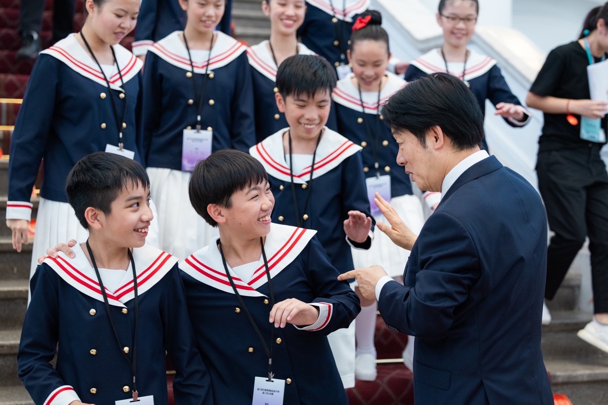  總統賴清德接見2024紐西蘭世界合唱大賽獲獎學校。 圖：總統府提供 