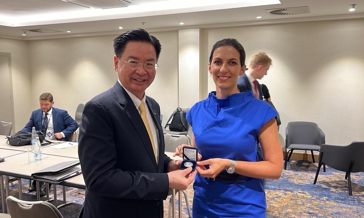  國安會秘書長吳釗燮會晤捷克眾議院議長艾達莫娃（Markéta Pekarová Adamová）。 圖：國安會提供 