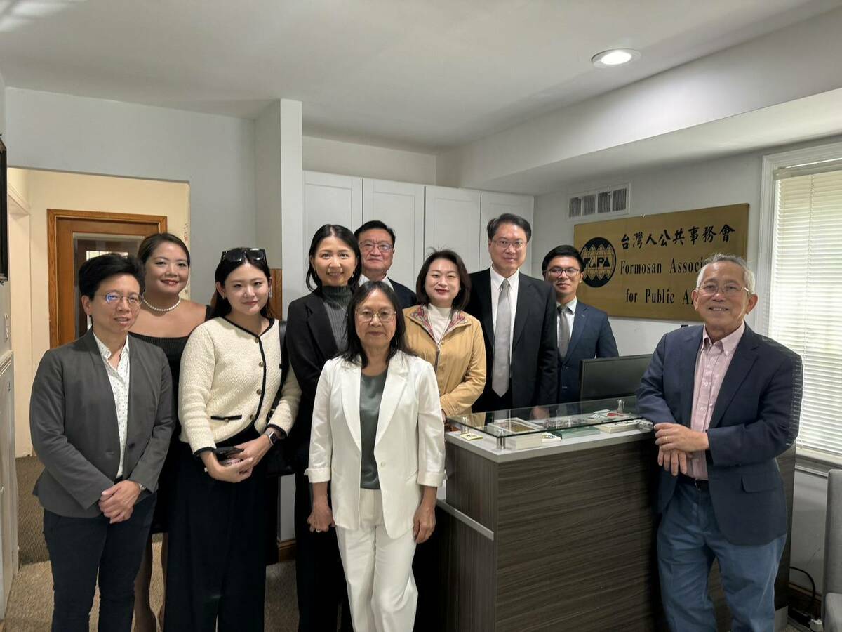  民進黨秘書長林右昌赴華府拜會台灣人公共事務會（FAPA）總部。 圖：民進黨/提供 