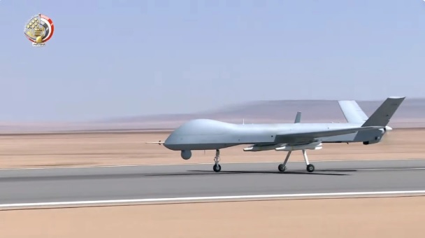  埃及空軍裝備的翼龍 -1D 無人機。 圖：翻攝自 單手搓核彈 