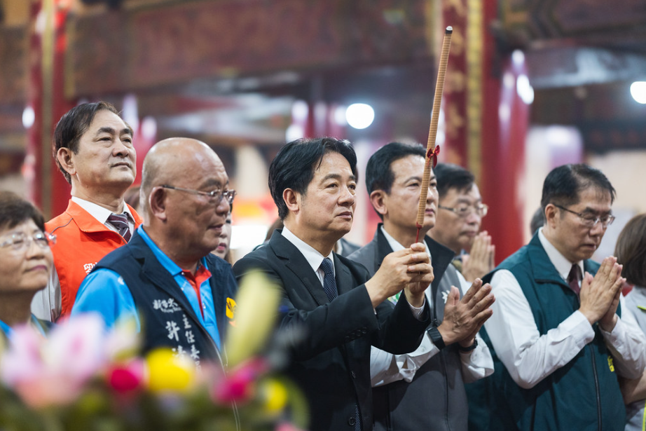  總統賴清德赴新營太子宮參香。 圖：總統府/提供 