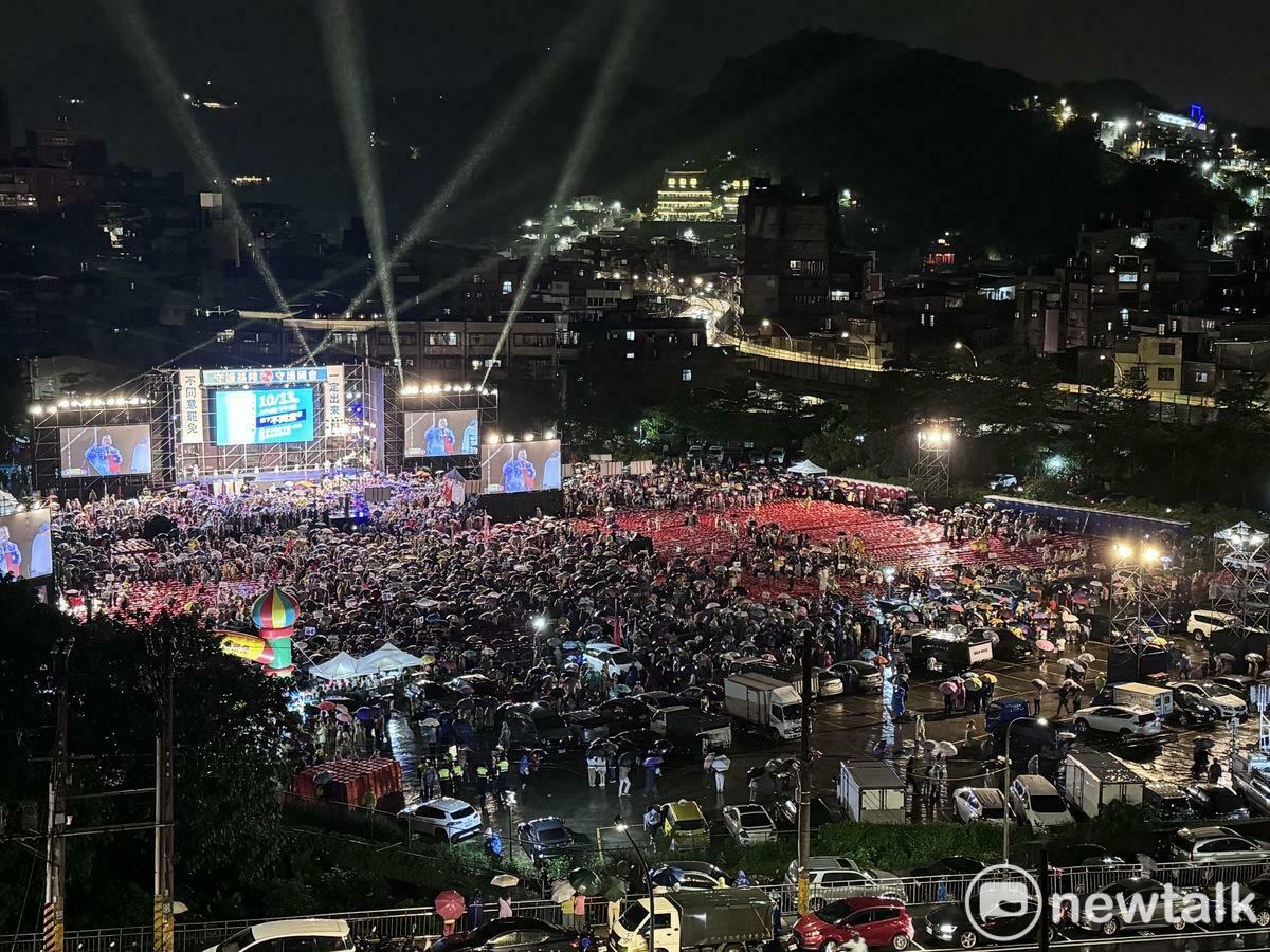  謝國樑陣營在舊麵粉廠舉辦大型造勢晚會，動員狀況不佳，場面冷清。 圖：讀者提供 