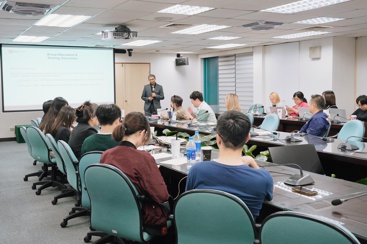  民進黨邀請泰國曼谷智庫亞洲中心（Asia Centre）協力舉辦「數位安全工作坊」。 圖：民進黨提供 