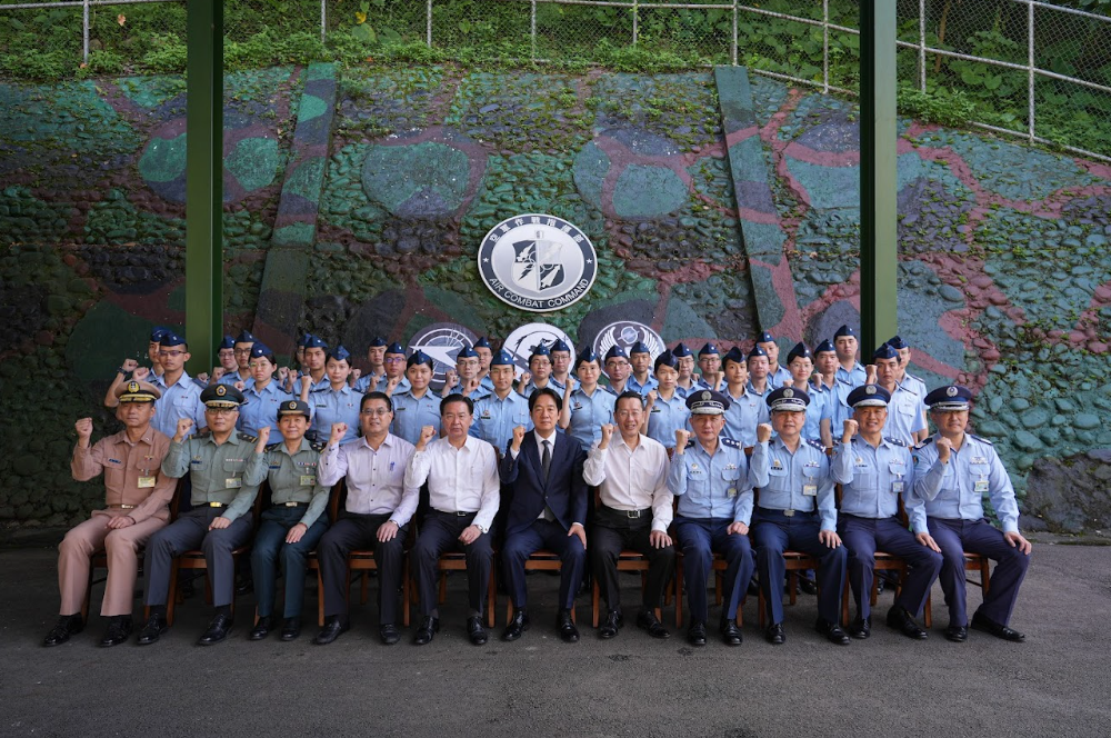  總統賴清德勗勉空軍作戰指揮部。 圖：總統府提供 