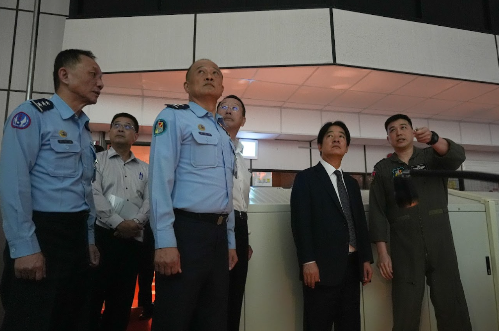  總統賴清德勗勉空軍作戰指揮部。 圖：總統府提供 