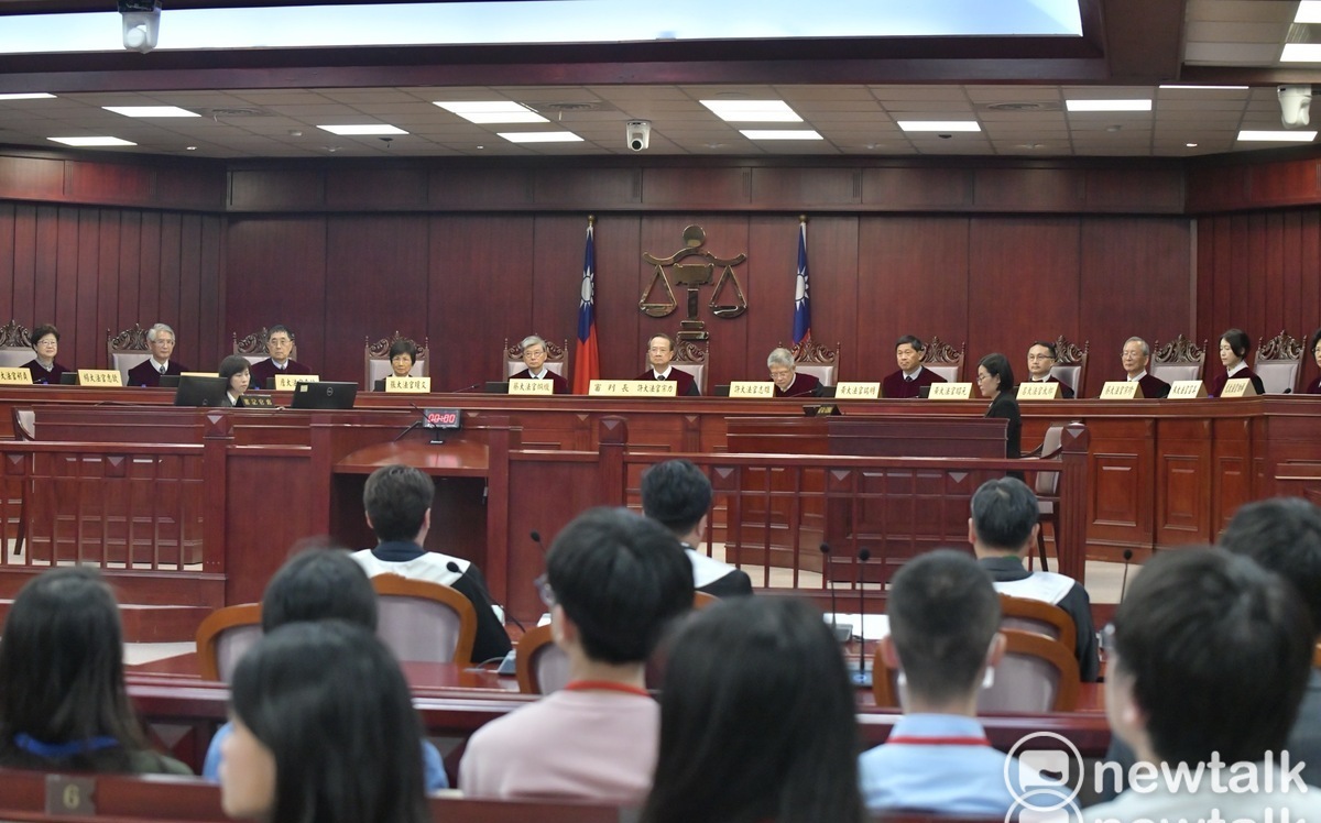 [討論] 壯世代崩潰！憲法法庭：暫時處分還在審