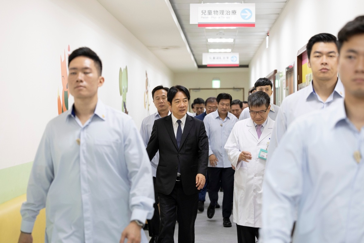  總統賴清德視察金門醫院。 圖：總統府提供 