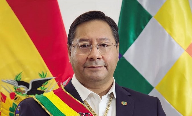  現任總統路易斯 · 阿爾塞（Luis Arce ) 在社交平台 X 上發聲，譴責任何形式的政治暴力，並承諾展開全面調查以釐清真相。 圖片來源: X帳號@xuedingding01 