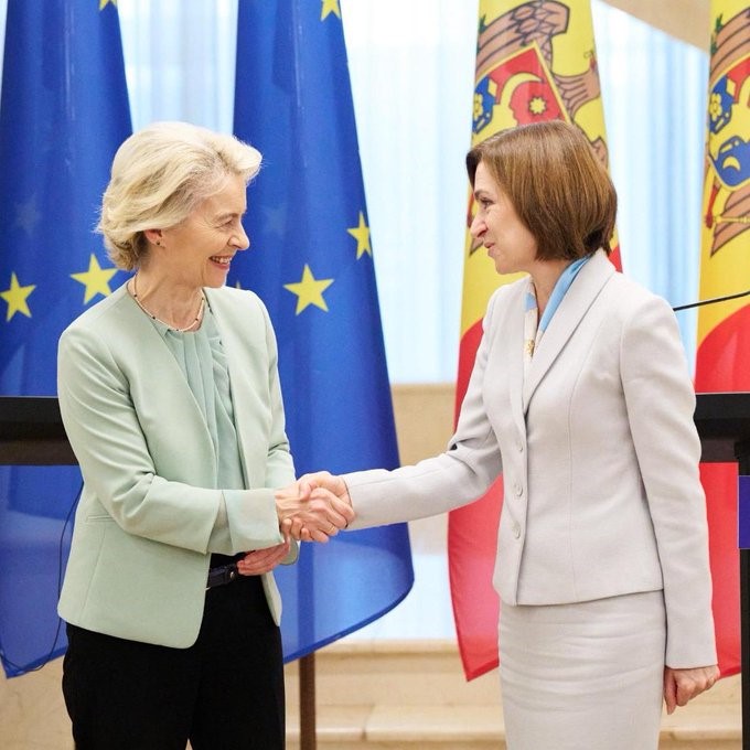  歐盟委員會主席馮德萊恩 ( Ursula von der Leyen ) 在個人的 X 帳號發文表示對桑杜的勝選表示祝賀，並期待與摩爾多瓦共創歐洲的未來。 圖片來源: 馮德萊恩的個人 X 帳號