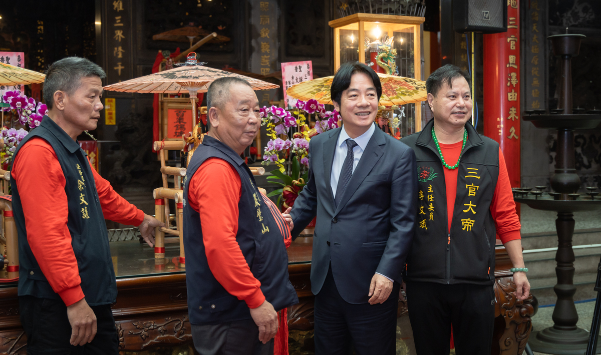  總統賴清德出席新北市金山聖德宮113年度「半嶺訪源」百二步嶺古道健行文化傳承活動。 圖：總統府提供 