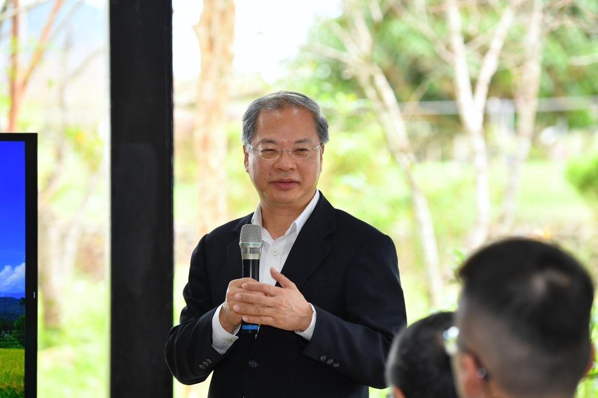  行政院秘書長龔明鑫陪同訪視宜蘭地方創生成果。 圖：行政院提供 