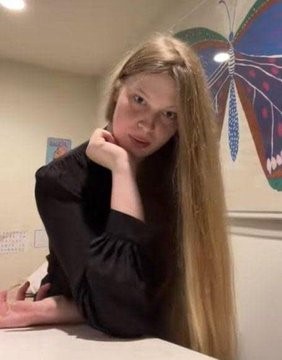  近日美國大選宣布結果後，馬斯克 ( Elon Musk ) 的跨性別女兒薇薇安 ( Vivian Jenna Wilson ) 在社交媒體帳號宣布，因為川普重回白宮，她即將離美國 圖: 擷自 X 帳號@PopFlopHQ 