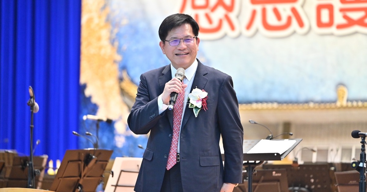  外交部長林佳龍10日回到台中，替寶光建德寶龍山天圓道場剪綵。 圖：翻攝自林佳龍臉書 