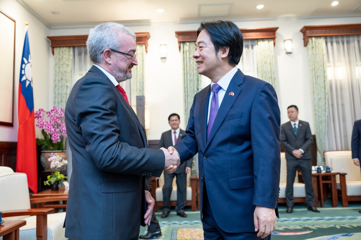  捷克眾議院友台小組由班達（Marek Benda）主席率團來訪，並與總統賴清德會面。 圖：總統府提供 