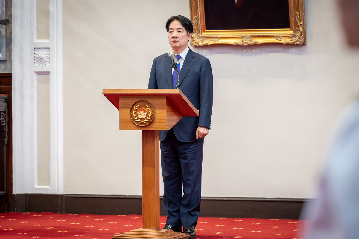  總統賴清德主持11月份國軍重要高階幹部授勳授階典禮。 圖：總統府提供 