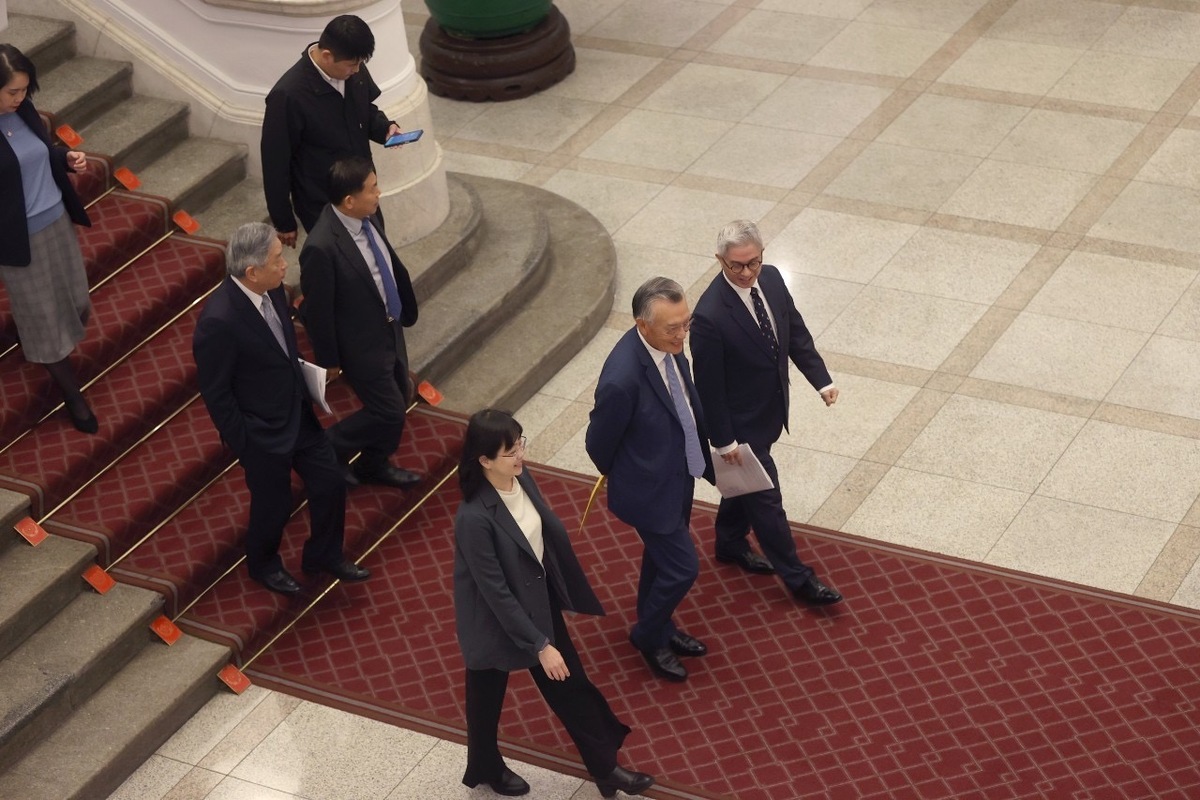  總統府舉行APEC代表團返國記者會，領袖代表林信義出席。 圖：總統府提供 