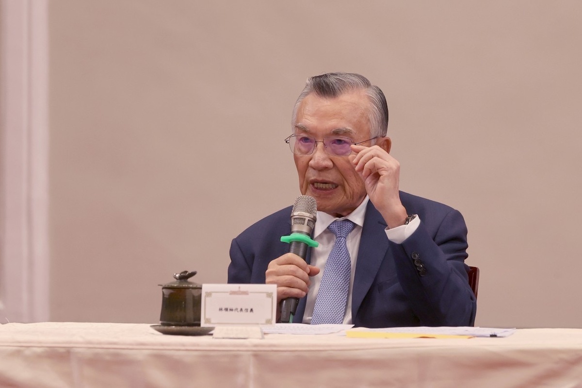  總統府舉行APEC代表團返國記者會，領袖代表林信義出席。 圖：總統府提供 