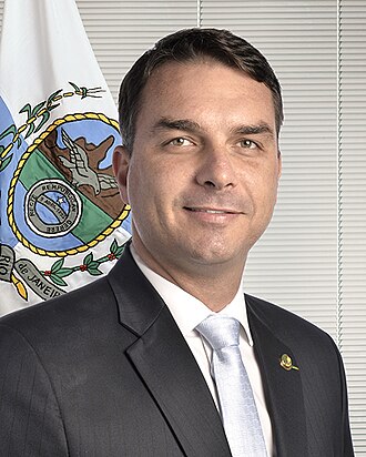  波索納洛在社交媒體上表示，調查人員及最高發院的法官過度創造性地解讀法律，並聲稱自己會在閱讀完整報告後再做回應。 圖: 擷自維基百科 