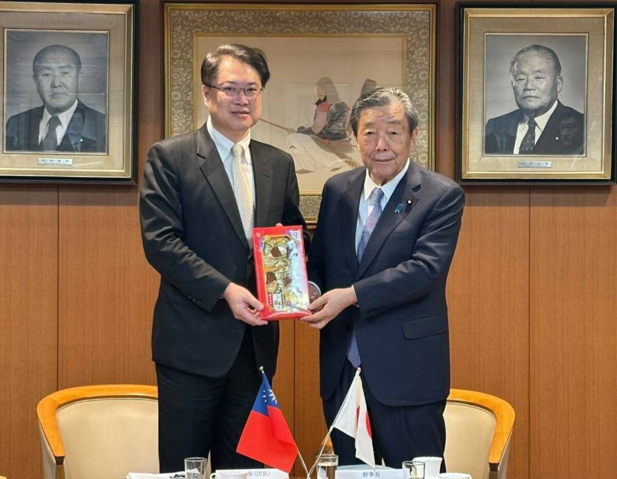 民進黨秘書長林右昌(左)、自民黨幹事長森山裕。 圖:民進黨提供 民進黨秘書長林右昌(左)、自民黨幹事長森山裕。 圖:民進黨提供