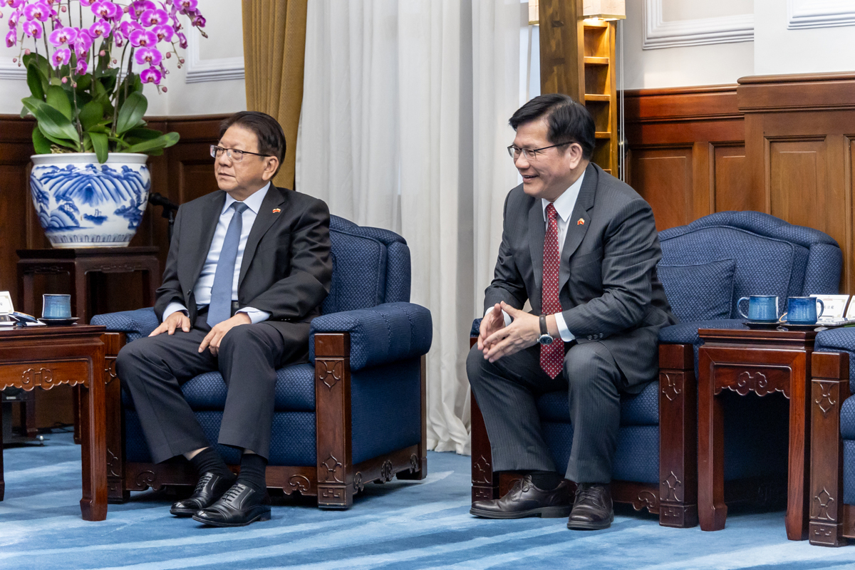 總統府秘書長潘孟安、外交部長林佳龍。 圖:總統府提供(資料照) 總統府秘書長潘孟安、外交部長林佳龍。 圖:總統府提供(資料照)