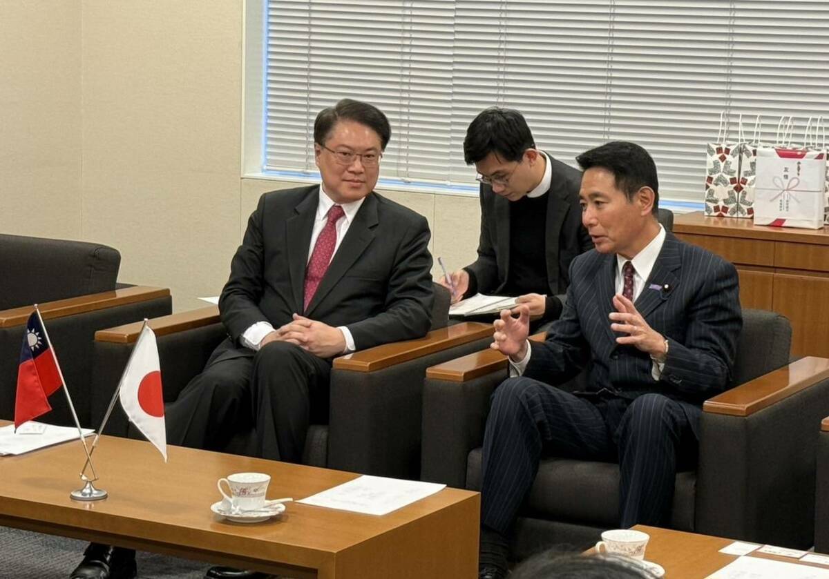  民進黨秘書長林右昌率團拜會日本維新之會。 圖：民進黨提供 